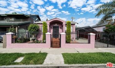 2907 S Ridgeley Drive, Los Angeles, California 90016, 3 Bedrooms Bedrooms, ,1 BathroomBathrooms,Residential,Buy,2907 S Ridgeley Drive,24437257