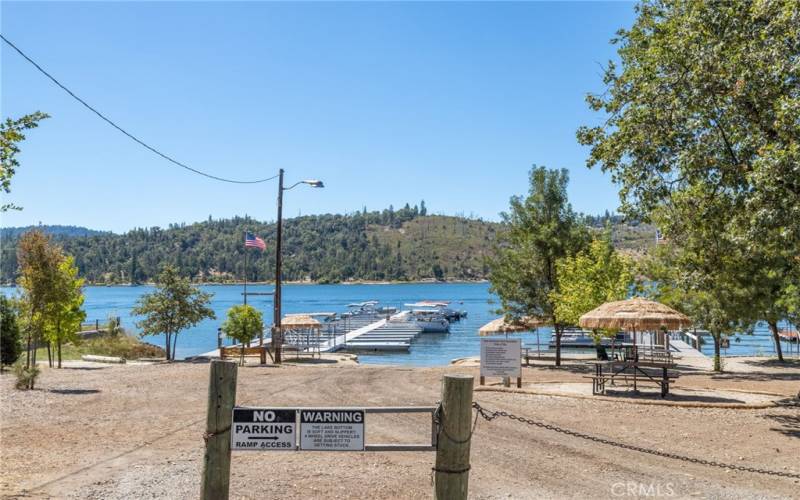 Nice outdoor space at the dock area