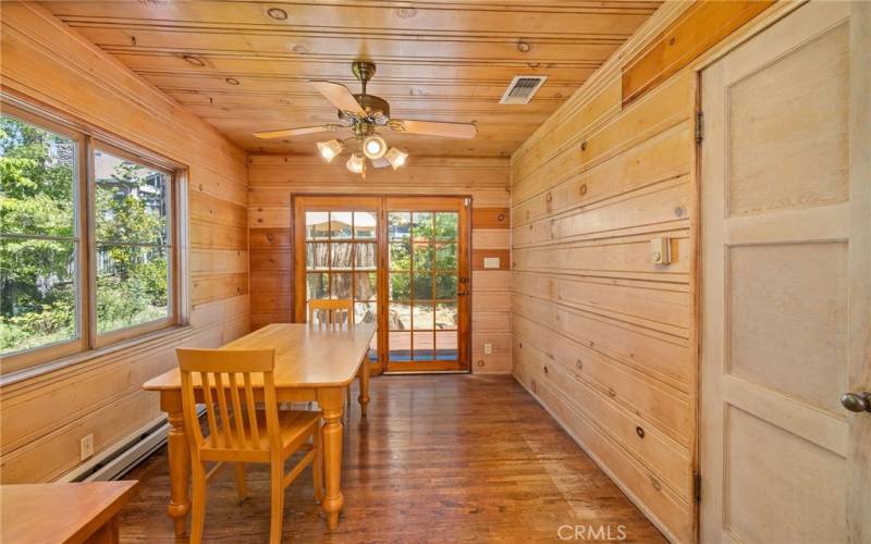 dining area in kitchen