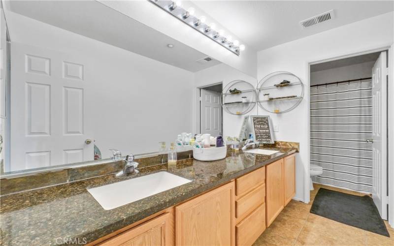 2nd upstairs full bathroom with double sinks