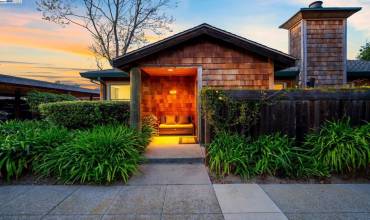 503 Centre Ct, Alameda, California 94502, 2 Bedrooms Bedrooms, ,1 BathroomBathrooms,Residential,Buy,503 Centre Ct,41072742