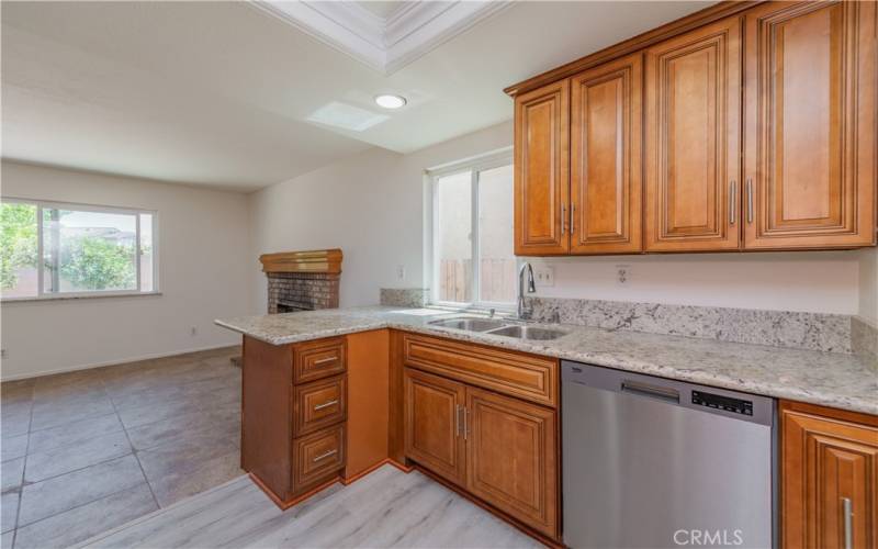 2 YEARS NEW KITCHEN WITH GRANITE COUNTER TOP
