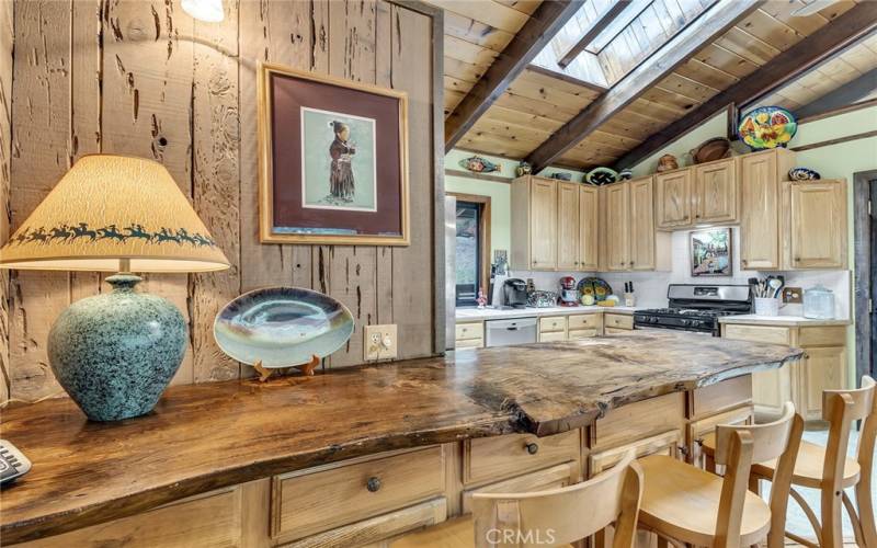 Breakfast bar and writing area.