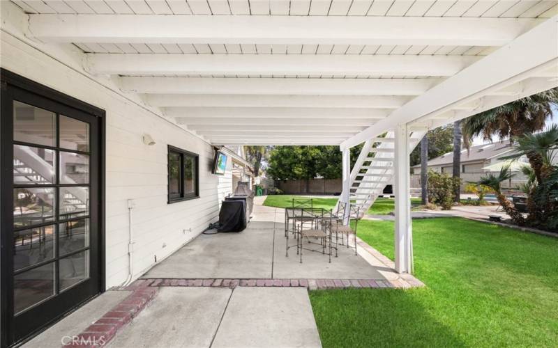 Covered patio area, perfect for BBQ's and entertaining!