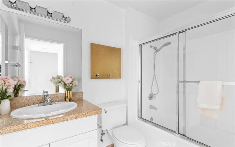 Virtually Stage – Guest Bathroom