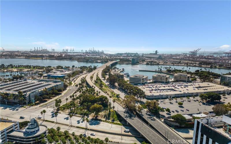 Rainbow Harbor, The Aquarium of the Pacific, Catalina Landing Ferry Terminal, Long Beach Harbor and The Port of Long Beach are just nearby.