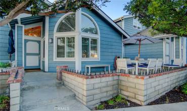 117 32nd Street 10, Newport Beach, California 92663, 3 Bedrooms Bedrooms, ,2 BathroomsBathrooms,Residential Lease,Rent,117 32nd Street 10,NP24187822