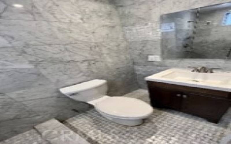 2ND BATHROOM