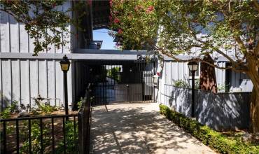 5447 Zelzah Avenue 116, Encino, California 91316, 2 Bedrooms Bedrooms, ,3 BathroomsBathrooms,Residential,Buy,5447 Zelzah Avenue 116,SR24182148