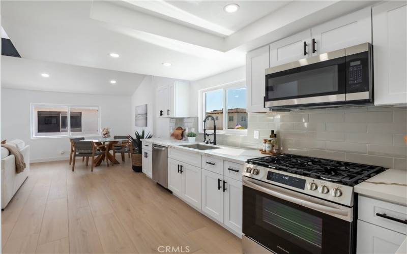 kitchen & dining area