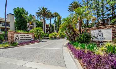 5545 Canoga Avenue 203, Woodland Hills, California 91367, 1 Bedroom Bedrooms, ,1 BathroomBathrooms,Residential Lease,Rent,5545 Canoga Avenue 203,SR24190103