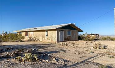 1561 Shoshone Valley Road, 29 Palms, California 92277, 2 Bedrooms Bedrooms, ,1 BathroomBathrooms,Residential,Buy,1561 Shoshone Valley Road,IG24078105