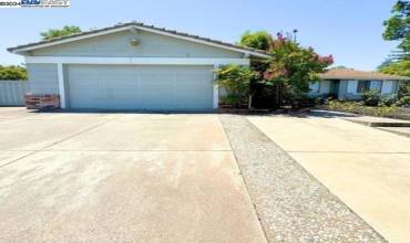 167 Castlewood Dr, Pittsburg, California 94565, 4 Bedrooms Bedrooms, ,2 BathroomsBathrooms,Residential,Buy,167 Castlewood Dr,41072977