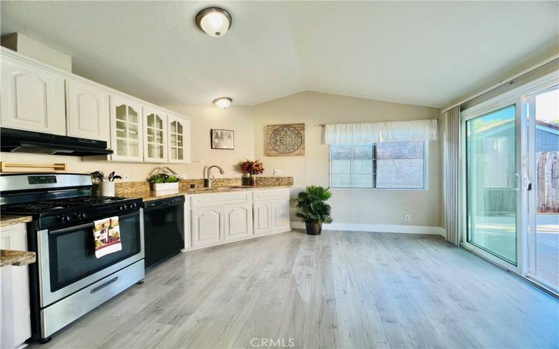 Kitchen with dining area - view 6