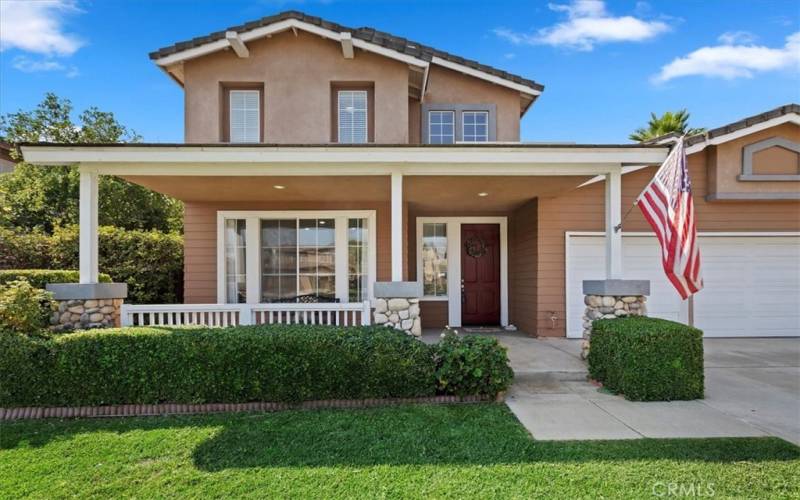 Quaint Entry with covered porch