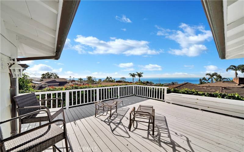 Large patio overlooking Lake crab