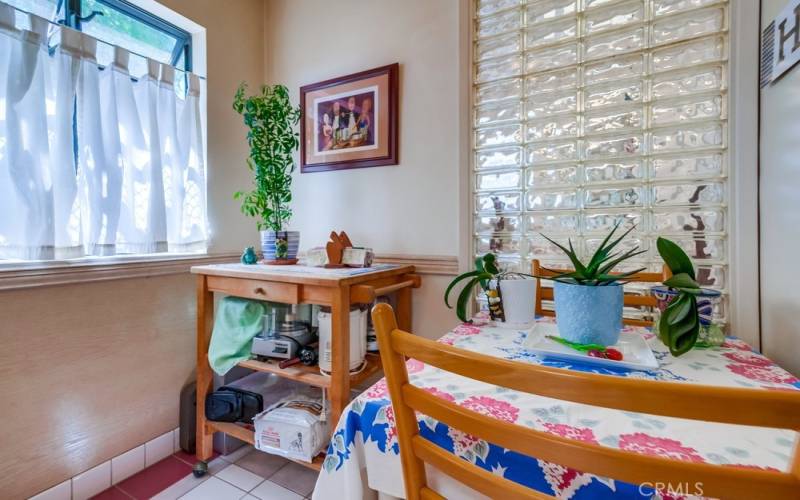 Kitchen nook and eating area.