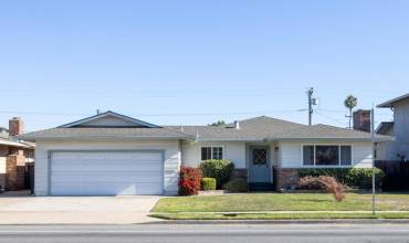 1066 John Street, Salinas, California 93905, 3 Bedrooms Bedrooms, ,2 BathroomsBathrooms,Residential,Buy,1066 John Street,ML81980318