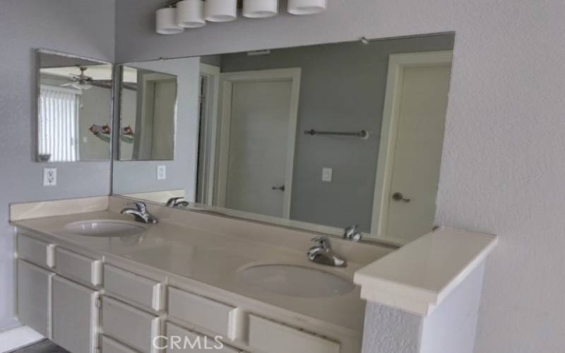 Double Sinks in Bathroom