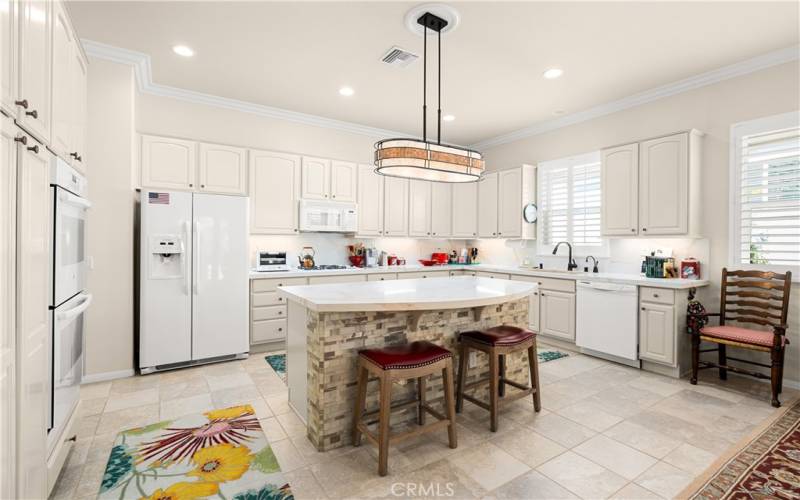 Island Kitchen with Cabinets Galore w/ Pull-Out Drawers in lower cabinets