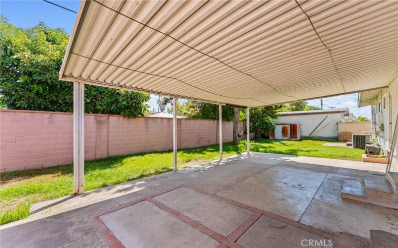 Backyard Patio w/Awning