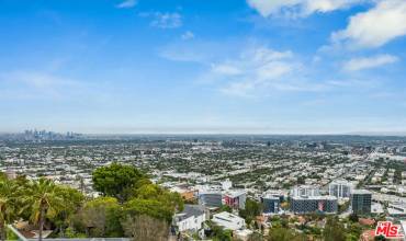 8690 Franklin Avenue, Los Angeles, California 90069, 4 Bedrooms Bedrooms, ,3 BathroomsBathrooms,Residential Lease,Rent,8690 Franklin Avenue,24439861