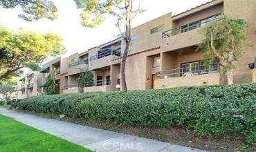 1124 E Chestnut Street 42, Glendale, California 91205, 2 Bedrooms Bedrooms, ,3 BathroomsBathrooms,Residential Lease,Rent,1124 E Chestnut Street 42,SB24189963