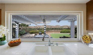 Enjoy MAJESTIC MOUNTAIN VIEWS from your kitchen window!