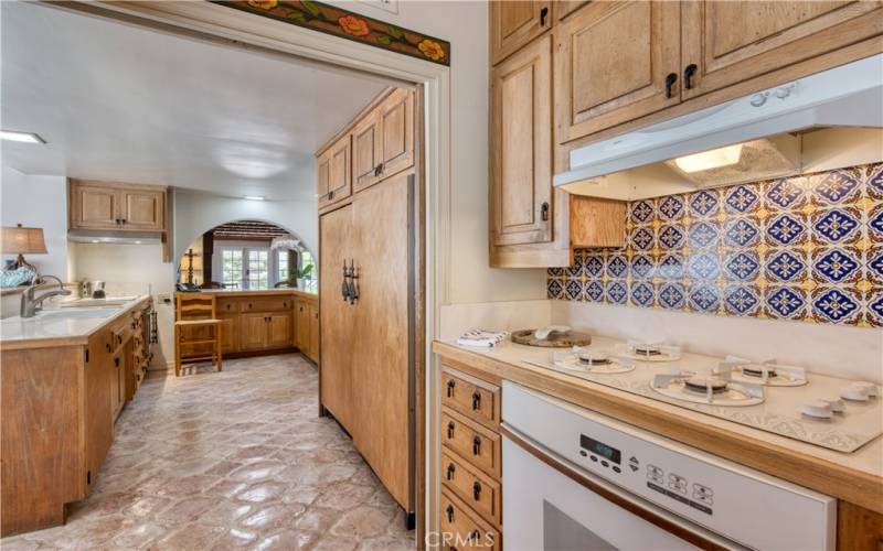 Kitchen (has new stainless range now)