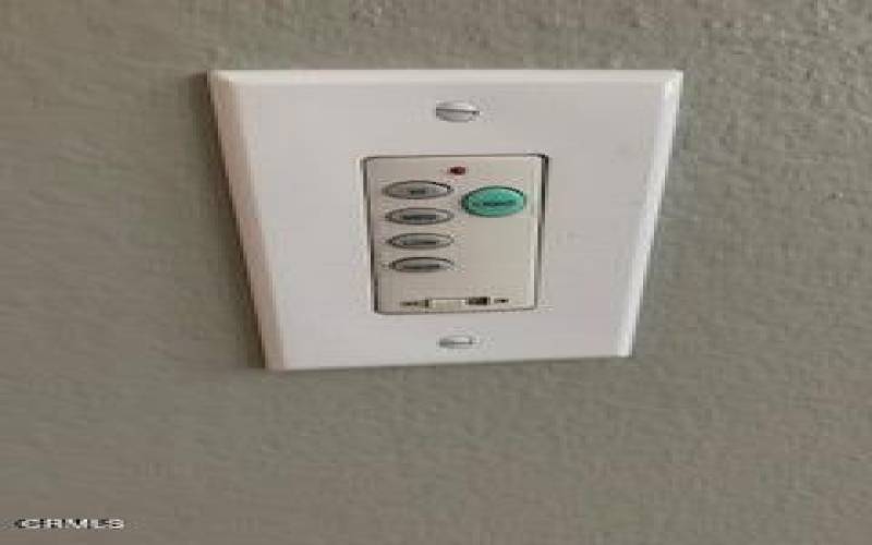 M Light switch