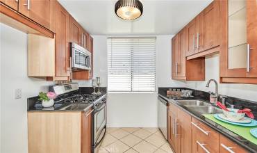 856 N Van Ness Avenue 3, Los Angeles, California 90038, 2 Bedrooms Bedrooms, ,2 BathroomsBathrooms,Residential,Buy,856 N Van Ness Avenue 3,TR24190872