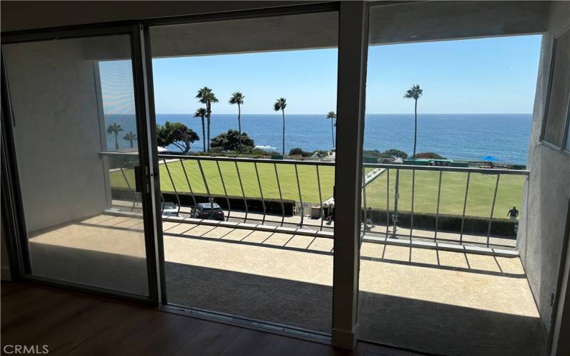 Balcony to enjoy sunsets and ocean views!