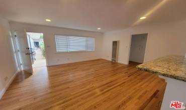 305 309 Broadway Street 14, Venice, California 90291, 1 Bedroom Bedrooms, ,1 BathroomBathrooms,Residential Lease,Rent,305 309 Broadway Street 14,24440231