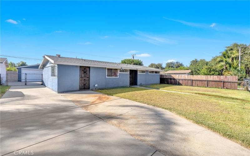 Extended driveway with RV pull through