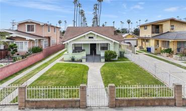 1732 W 51st Street, Los Angeles, California 90062, 4 Bedrooms Bedrooms, ,2 BathroomsBathrooms,Residential Income,Buy,1732 W 51st Street,PF24109875