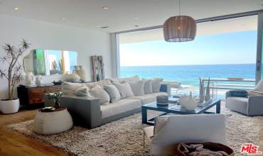 25366 Malibu Road 1, Malibu, California 90265, 2 Bedrooms Bedrooms, ,1 BathroomBathrooms,Residential Lease,Rent,25366 Malibu Road 1,24440225