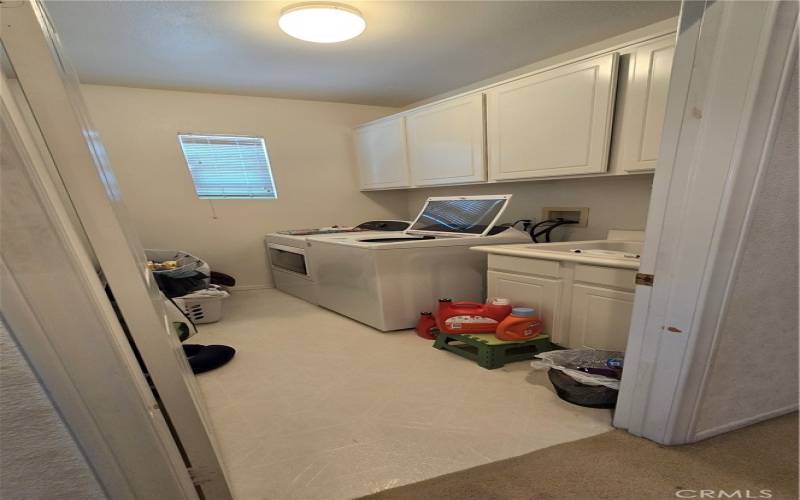 Laundryroom on upstairs