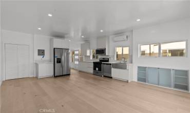 1071 W Channel Road 115, Santa Monica, California 90402, 1 Bedroom Bedrooms, ,1 BathroomBathrooms,Residential Lease,Rent,1071 W Channel Road 115,SR24192920