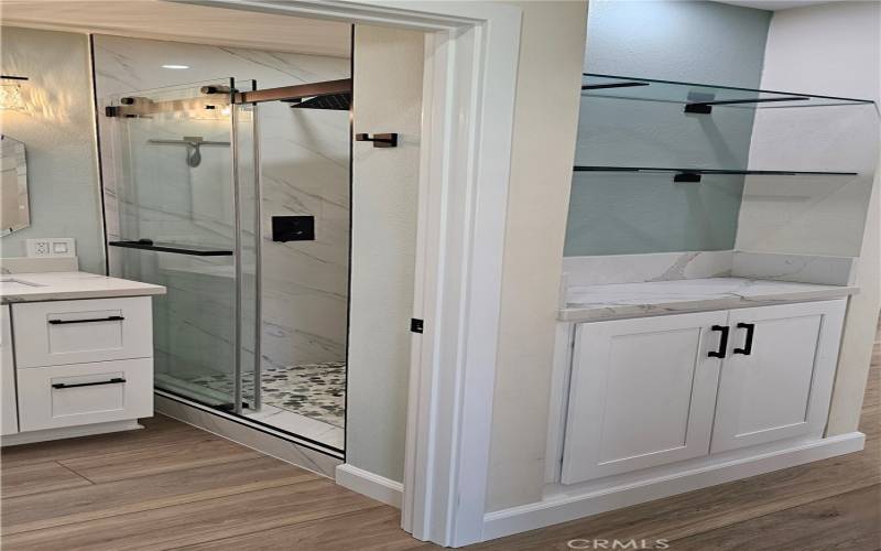 Hallway Display Shelving & Bathroom. So much style design and function everywhere you look