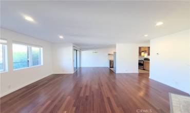 923 E Ocean Boulevard 8, Long Beach, California 90802, 2 Bedrooms Bedrooms, ,2 BathroomsBathrooms,Residential Lease,Rent,923 E Ocean Boulevard 8,PW24193102