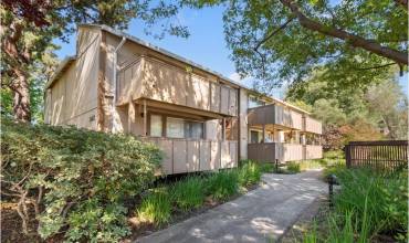 2462 W Bayshore Road 6, Palo Alto, California 94303, 2 Bedrooms Bedrooms, ,1 BathroomBathrooms,Residential,Buy,2462 W Bayshore Road 6,ML81980621