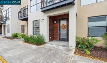 1211 67th St, Emeryville, California 94608, 2 Bedrooms Bedrooms, ,2 BathroomsBathrooms,Residential,Buy,1211 67th St,41073183