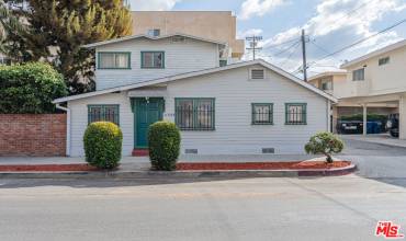 11924 Rochester, Los Angeles, California 90025, 2 Bedrooms Bedrooms, ,Residential Lease,Rent,11924 Rochester,24440824