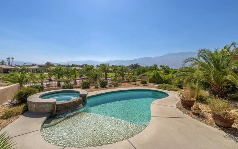 Great Pool with Tanning Shelf