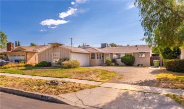 6922 Burnet Avenue, Van Nuys, California 91405, 3 Bedrooms Bedrooms, ,1 BathroomBathrooms,Residential,Buy,6922 Burnet Avenue,SR24163395