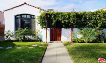 813 N Orange Grove Avenue, Los Angeles, California 90046, 2 Bedrooms Bedrooms, ,2 BathroomsBathrooms,Residential Lease,Rent,813 N Orange Grove Avenue,24441131