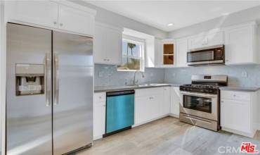 816 N Harvard Boulevard, Los Angeles, California 90029, 3 Bedrooms Bedrooms, ,3 BathroomsBathrooms,Residential Lease,Rent,816 N Harvard Boulevard,24439871