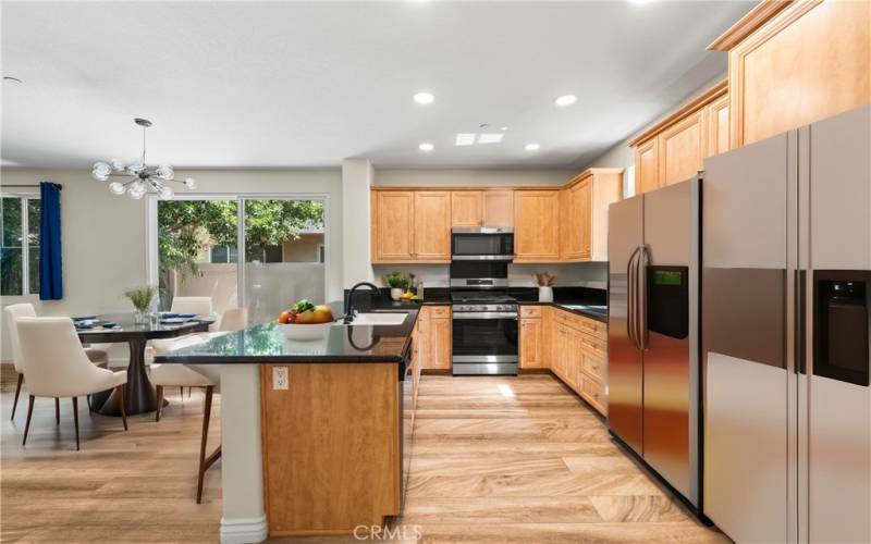 Kitchen with Breakfast Bar