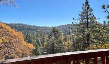 26620 Modoc Lane, Lake Arrowhead, California 92352, 3 Bedrooms Bedrooms, ,2 BathroomsBathrooms,Residential,Buy,26620 Modoc Lane,GD24191345