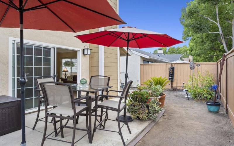 Beautiful out door living space.